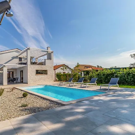 2 Bedroom Lovely In * Hrboki