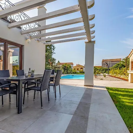 2 Bedroom Lovely In * Hrboki